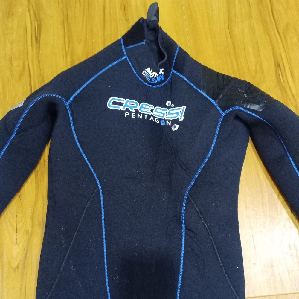 Cressi cold water wetsuit S men like new